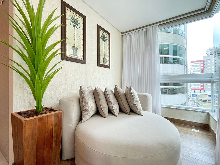 Meia Praia Rua 292 3 Suítes próximo Mar AT007