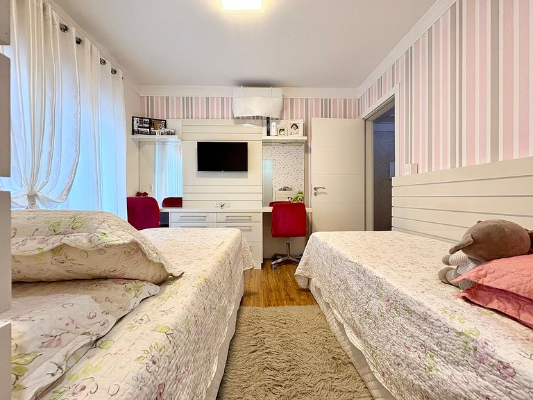 Meia Praia Itapema Pé na Areia 4 Suítes