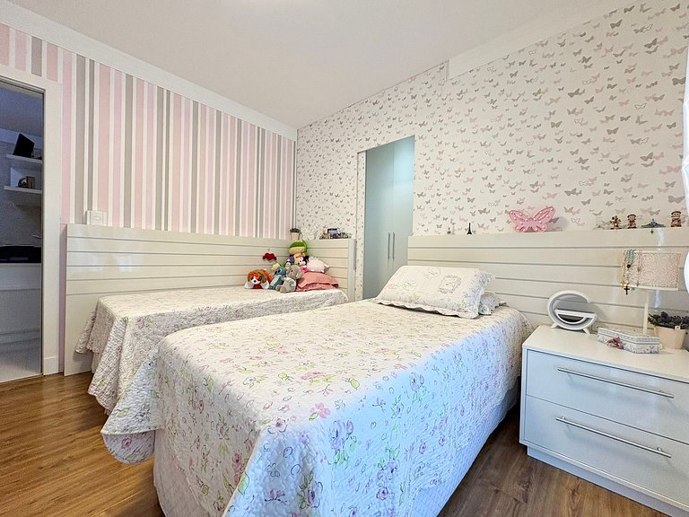 Meia Praia Itapema Pé na Areia 4 Suítes