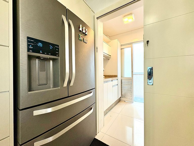 Meia Praia Itapema Pé na Areia 4 Suítes