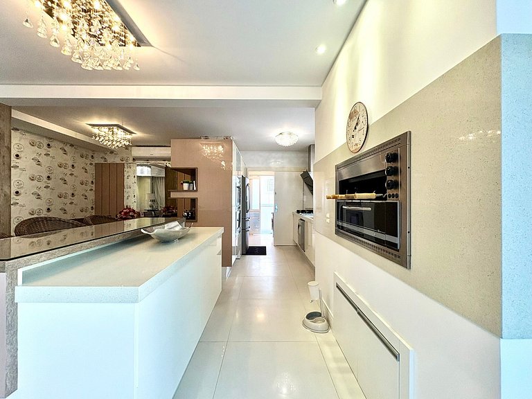 Meia Praia Itapema Pé na Areia 4 Suítes