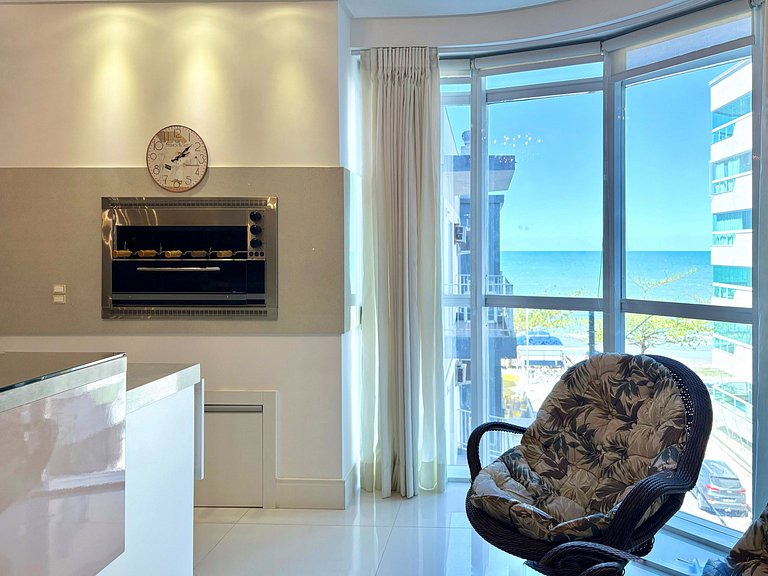 Meia Praia Itapema Pé na Areia 4 Suítes