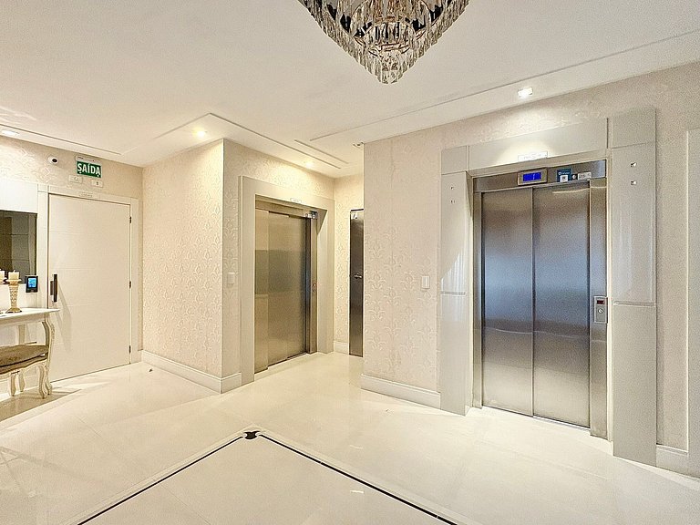 Meia Praia Itapema Pé na Areia 4 Suítes