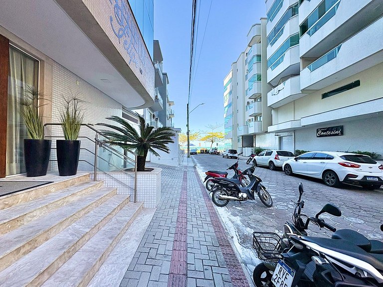 Meia Praia Itapema Pé na Areia 4 Suítes