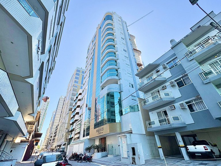 Meia Praia Itapema Pé na Areia 4 Suítes