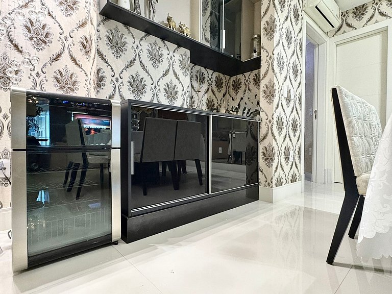 Meia Praia Itapema Pé na Areia 4 Suítes