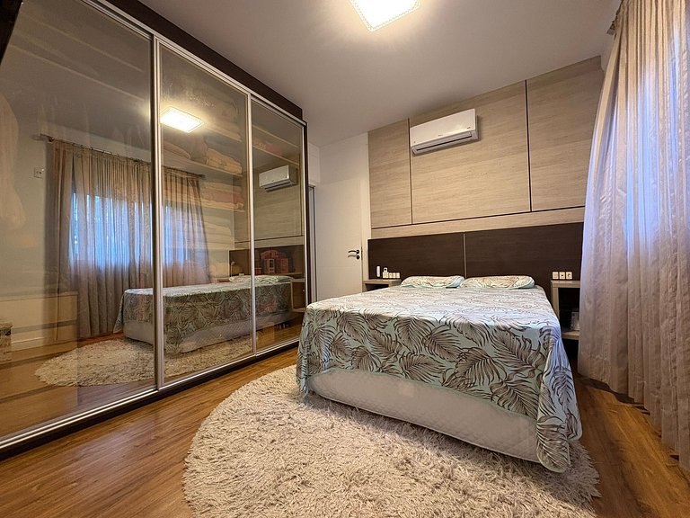 Meia Praia Itapema Pé na Areia 4 Suítes