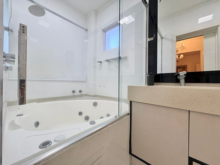 Meia Praia Itapema Pé na Areia 4 Suítes