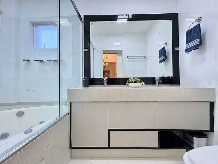 Meia Praia Itapema Pé na Areia 4 Suítes