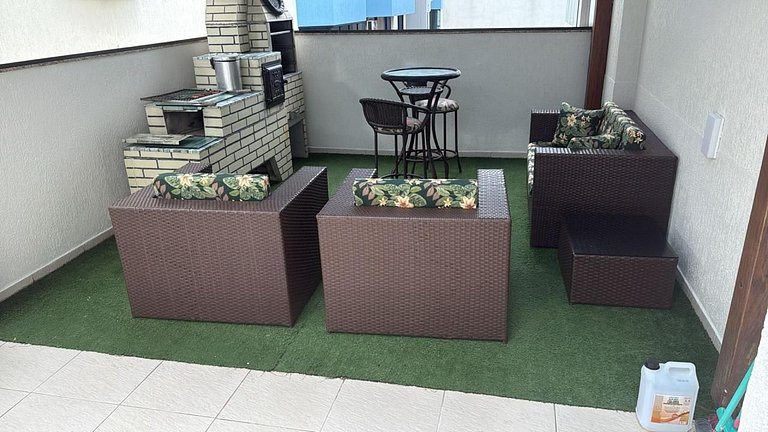 Meia Praia Itapema Rua 247 Pé na Areia 4 Suítes AT008