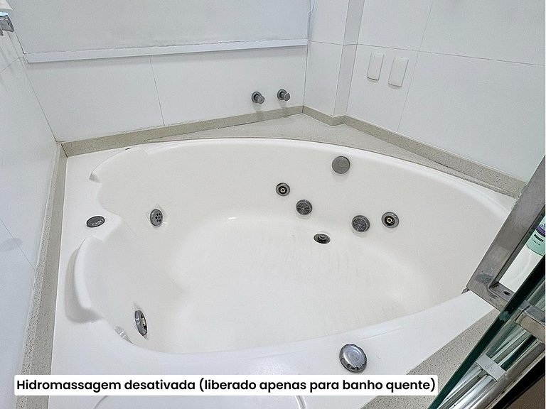 Meia Praia Itapema Rua 247 Pé na Areia 4 Suítes AT008