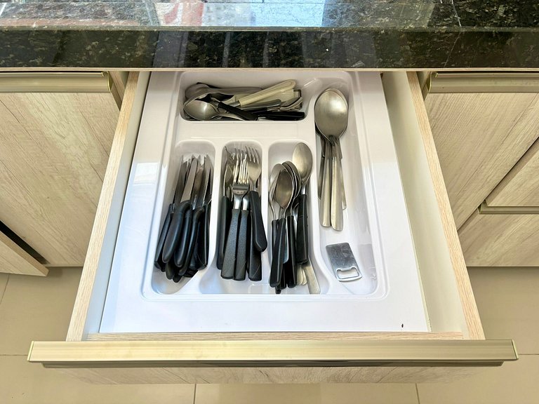 Aluguel Temporada Quadra Mar 3 suite em Meia Praia Itapema