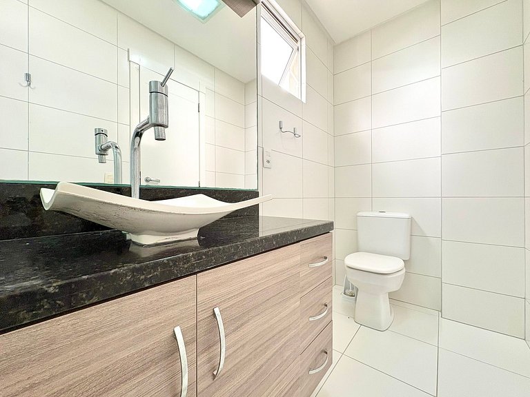 Aluguel Temporada Quadra Mar 3 suite em Meia Praia Itapema