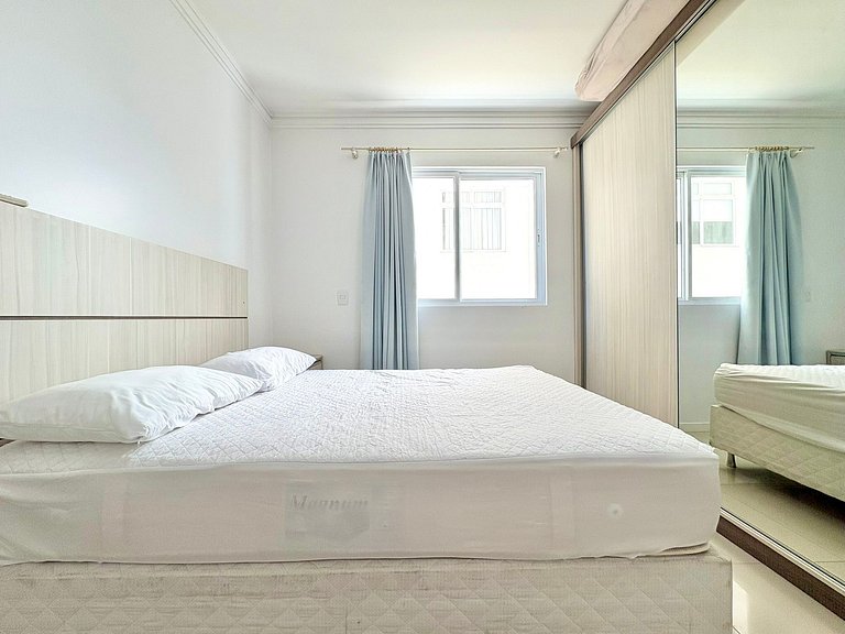 Aluguel Temporada Quadra Mar 3 suite em Meia Praia Itapema