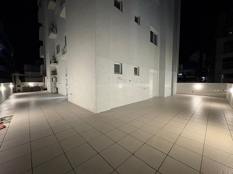 Meia Praia Itapema Pé na Areia 4 Suítes